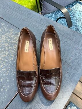 Tahari Dark Brown Croc-Embossed Leather Loafer heels